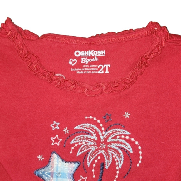 𝅺oshkosh BGOSH Red Short Sleeve Tee with Fireworks and Stars - Picture 3 of 4
